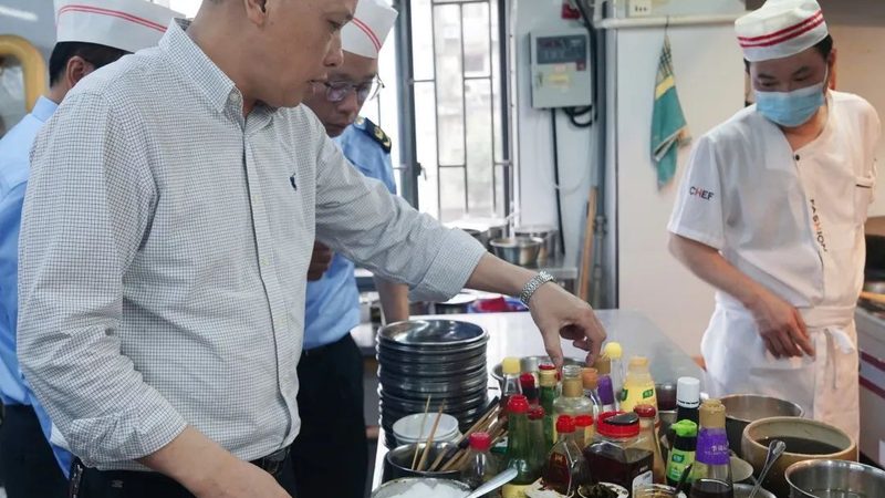 云南鲜花饼饼干制作工艺揭秘：从原料到成品**