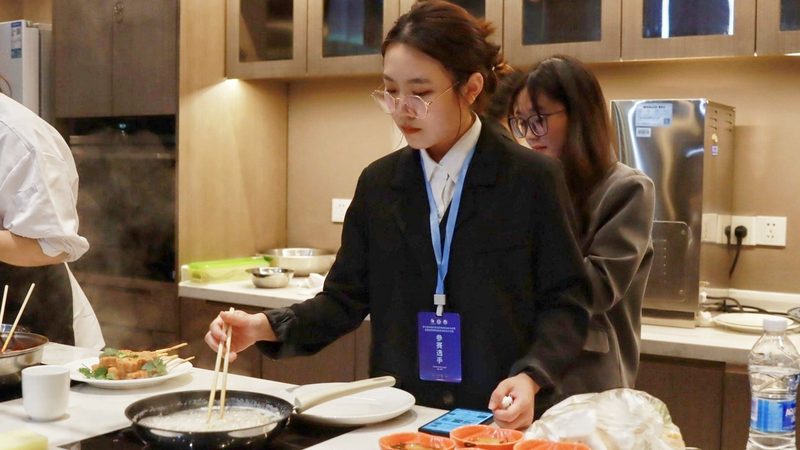 生抽与老抽：红烧肉的黄金搭档，如何选择？**